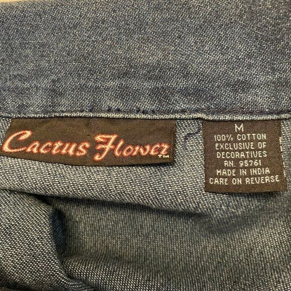 Cactus Flower Embroidered Denim Shirt Size M T12E - Picture 4 of 6